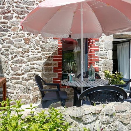 La Quinardais - Charmante Maison Avec Terrasse Saint-Samson-sur-Rance 외부 사진