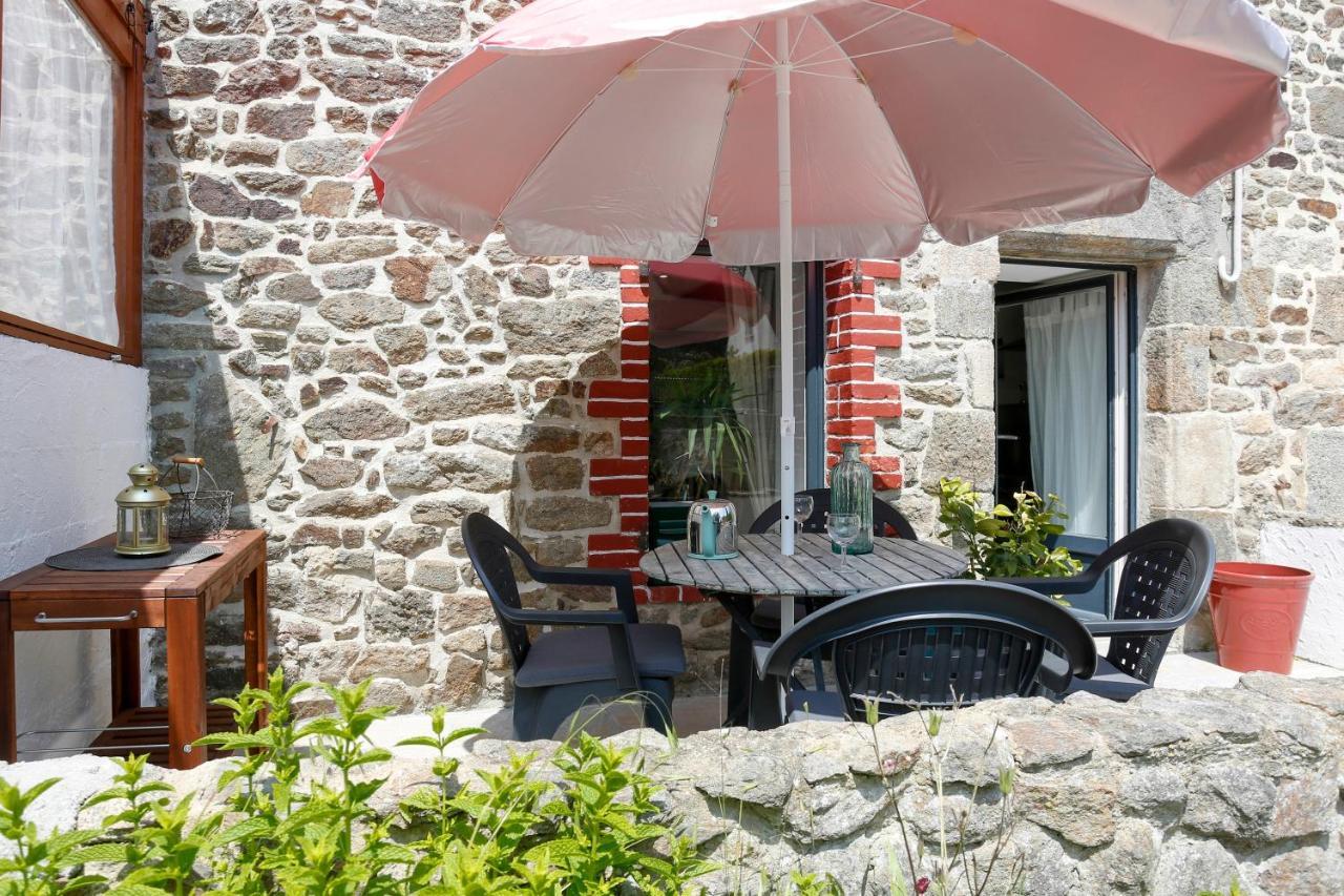 La Quinardais - Charmante Maison Avec Terrasse Saint-Samson-sur-Rance 외부 사진
